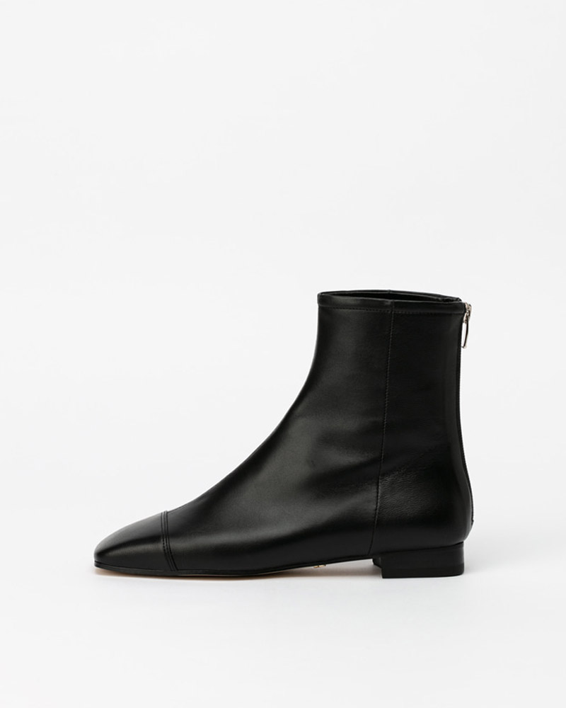 Resonaire Flat Boots