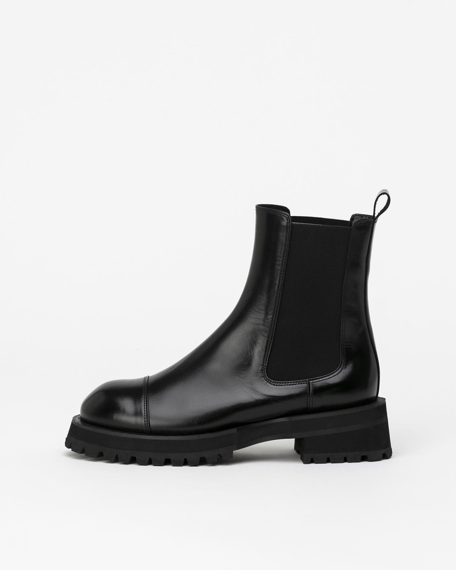 Lapost Chelsea Boots in Black
