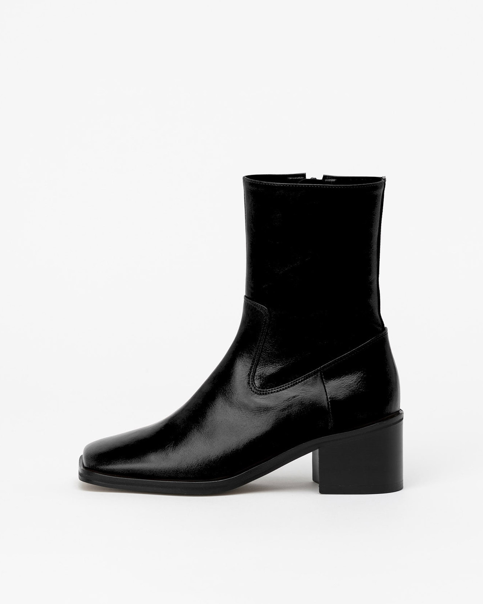 Ramos Boots in Textured Black