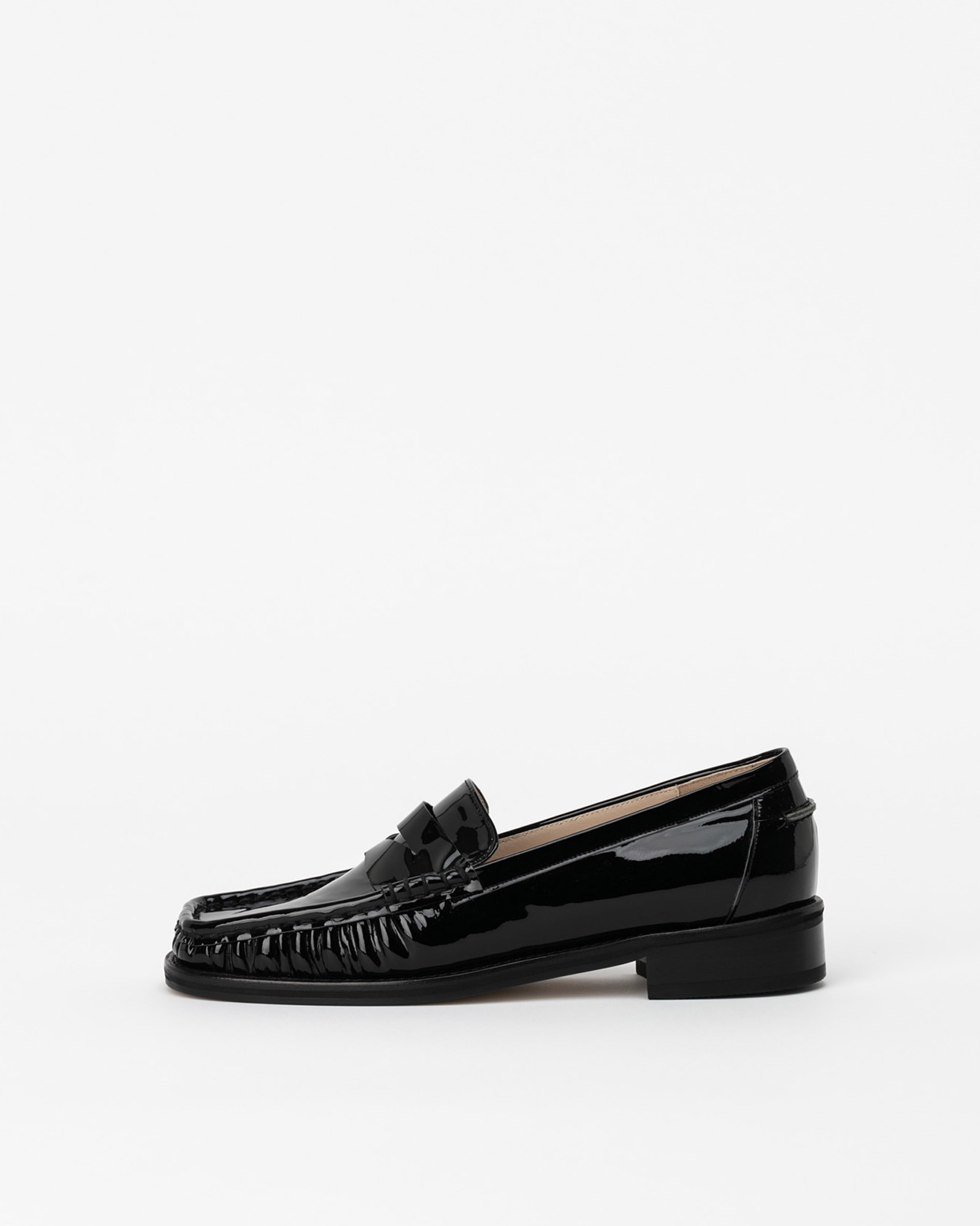 Duanne Loafers in Black Soft Patent