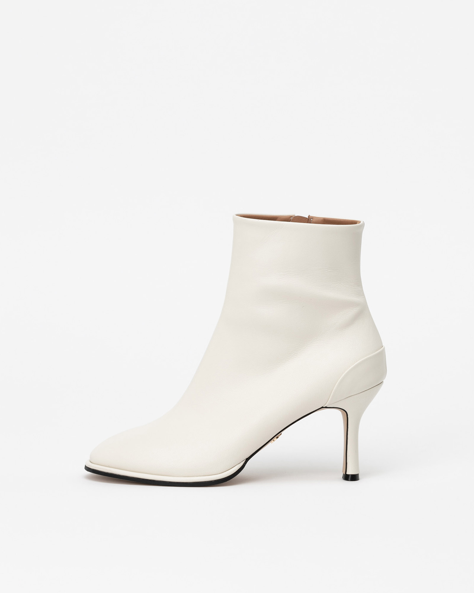 Serencia Boots in Ivory