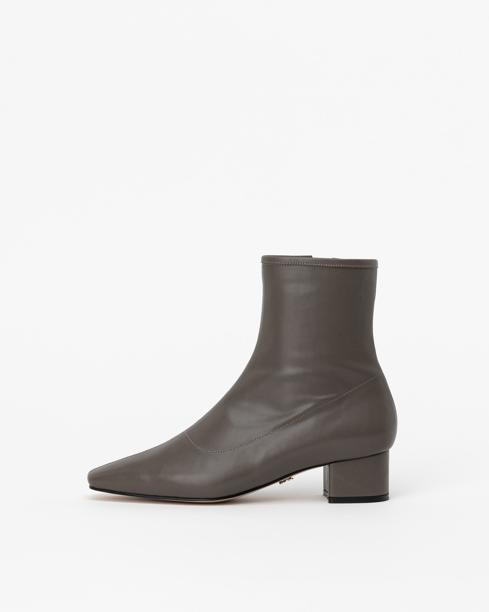 Monique Soft Boots in Solid Grey