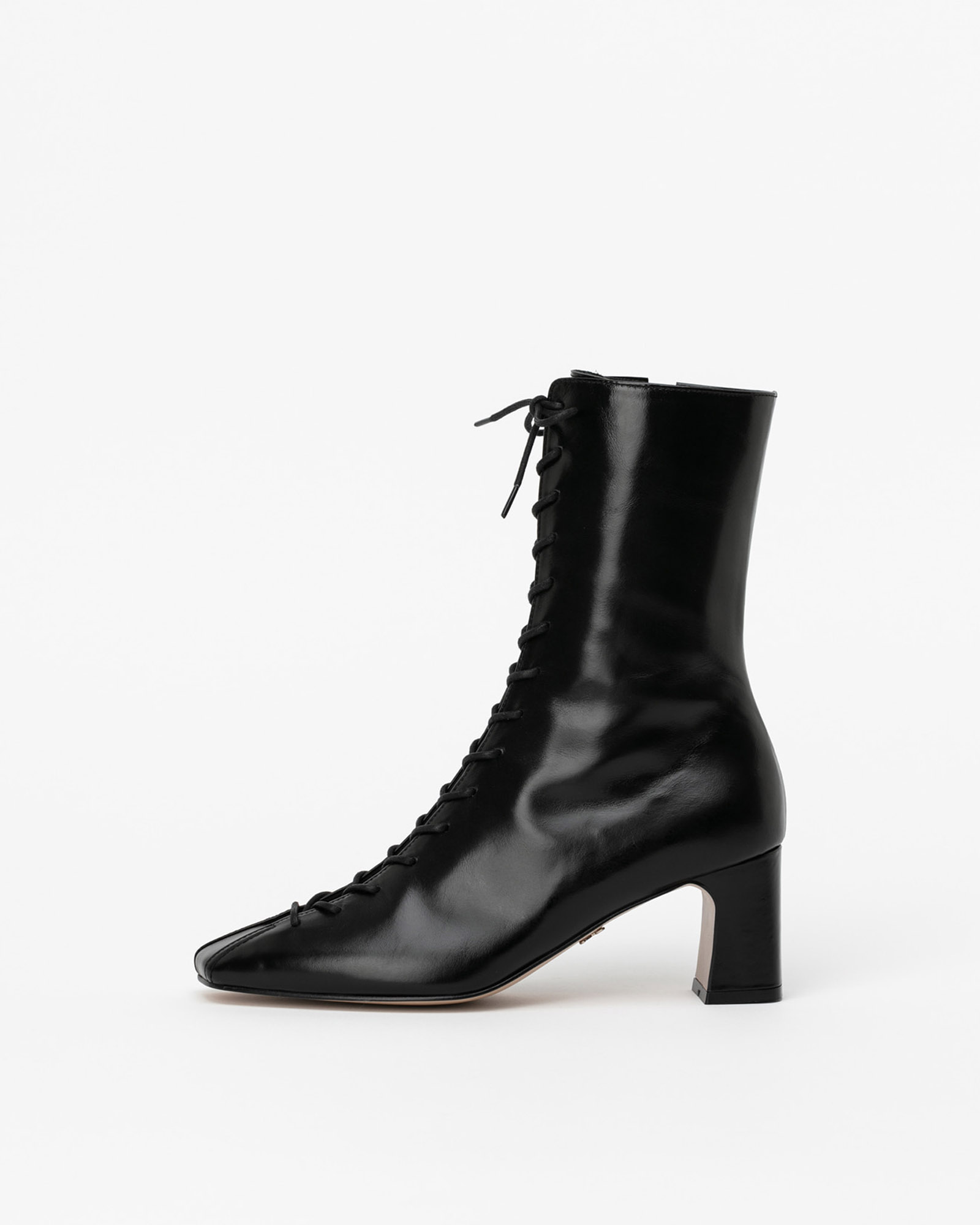 Ryoko Lace-up Boots in Textured Black