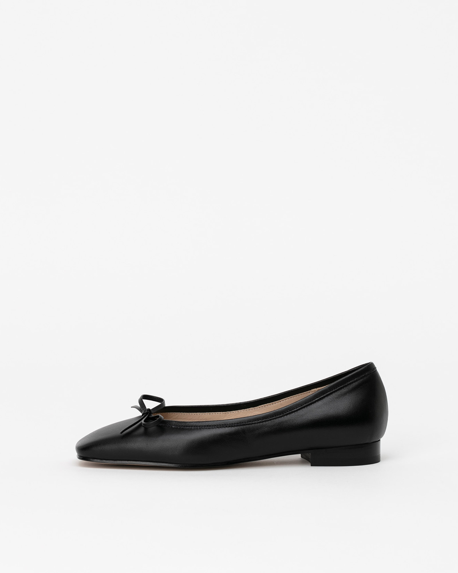 Portel Square Toe Flat Shoes in Black