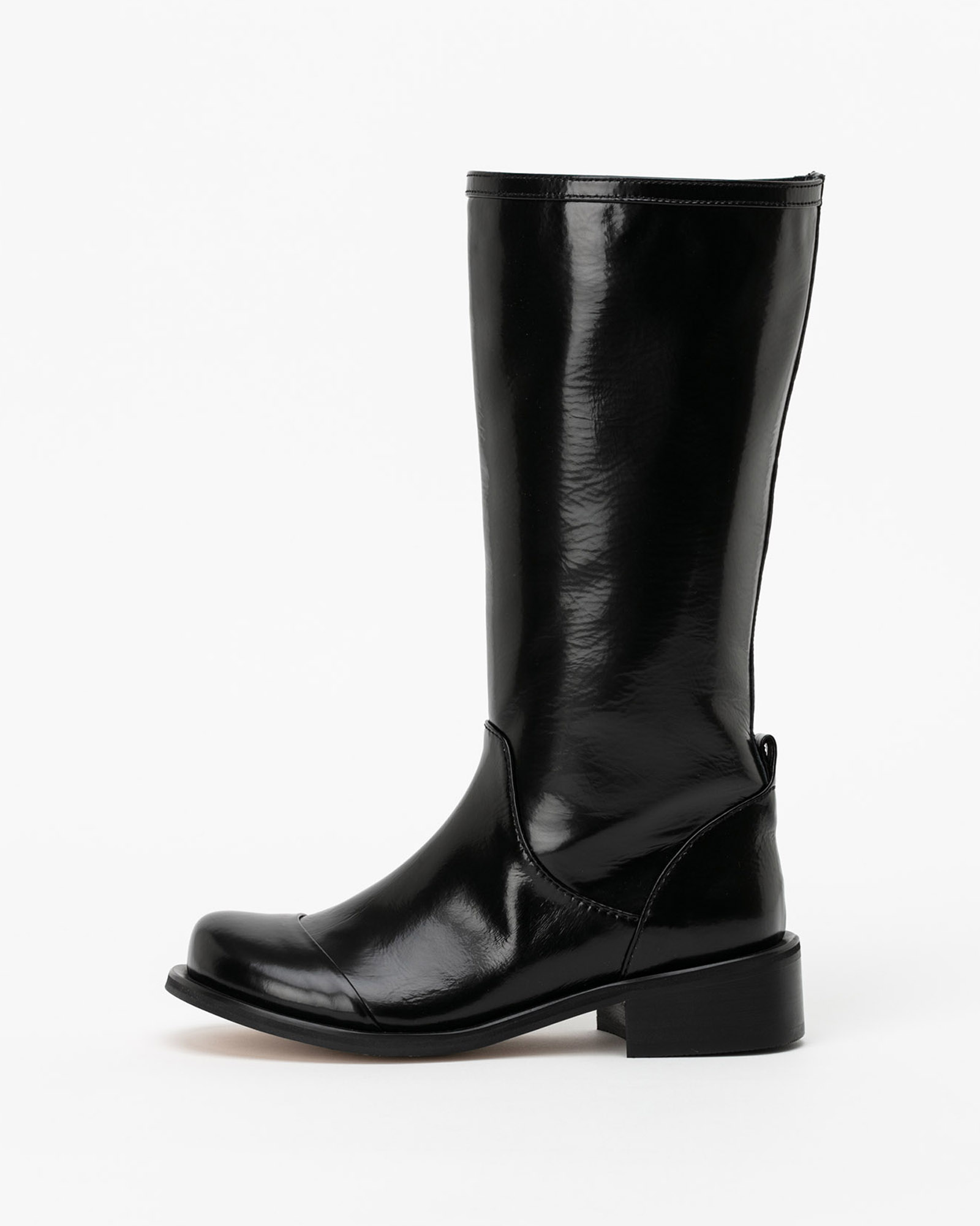 Articura Boots in Wrinkled Black Box