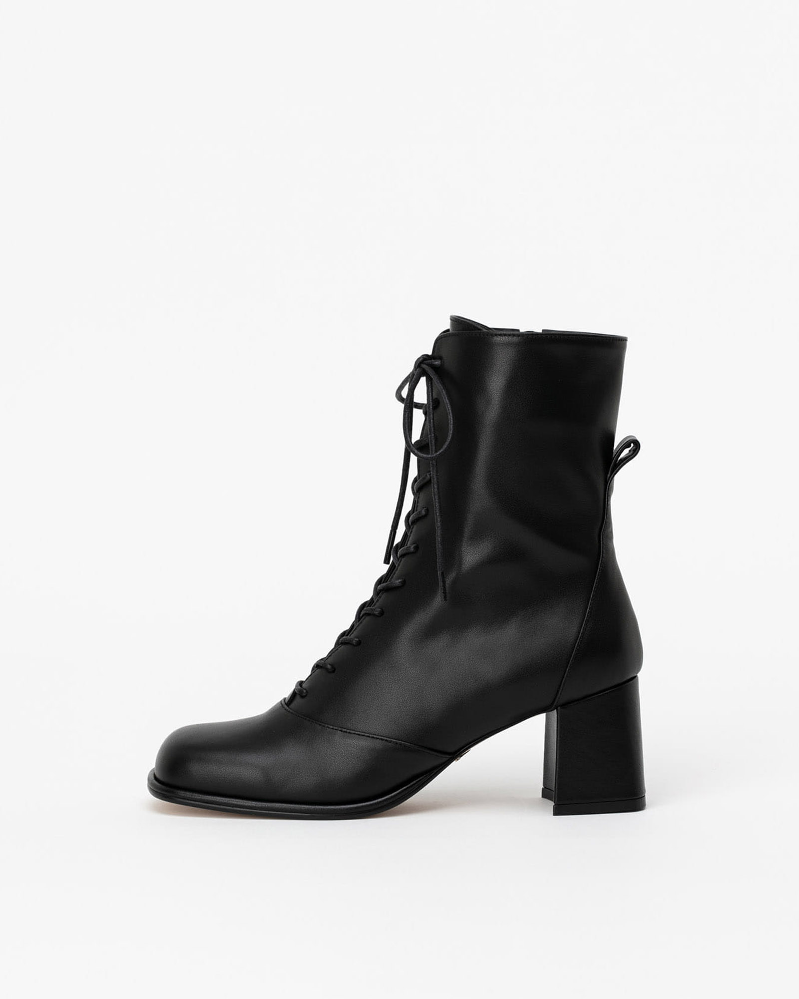 Timpani Lace-up Boots in Regular Black