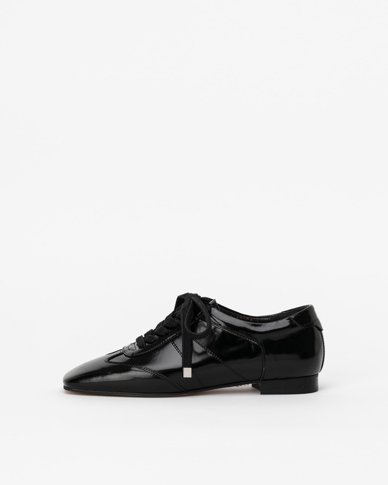 Vacon Lace-up Flat Shoes in Textured Black