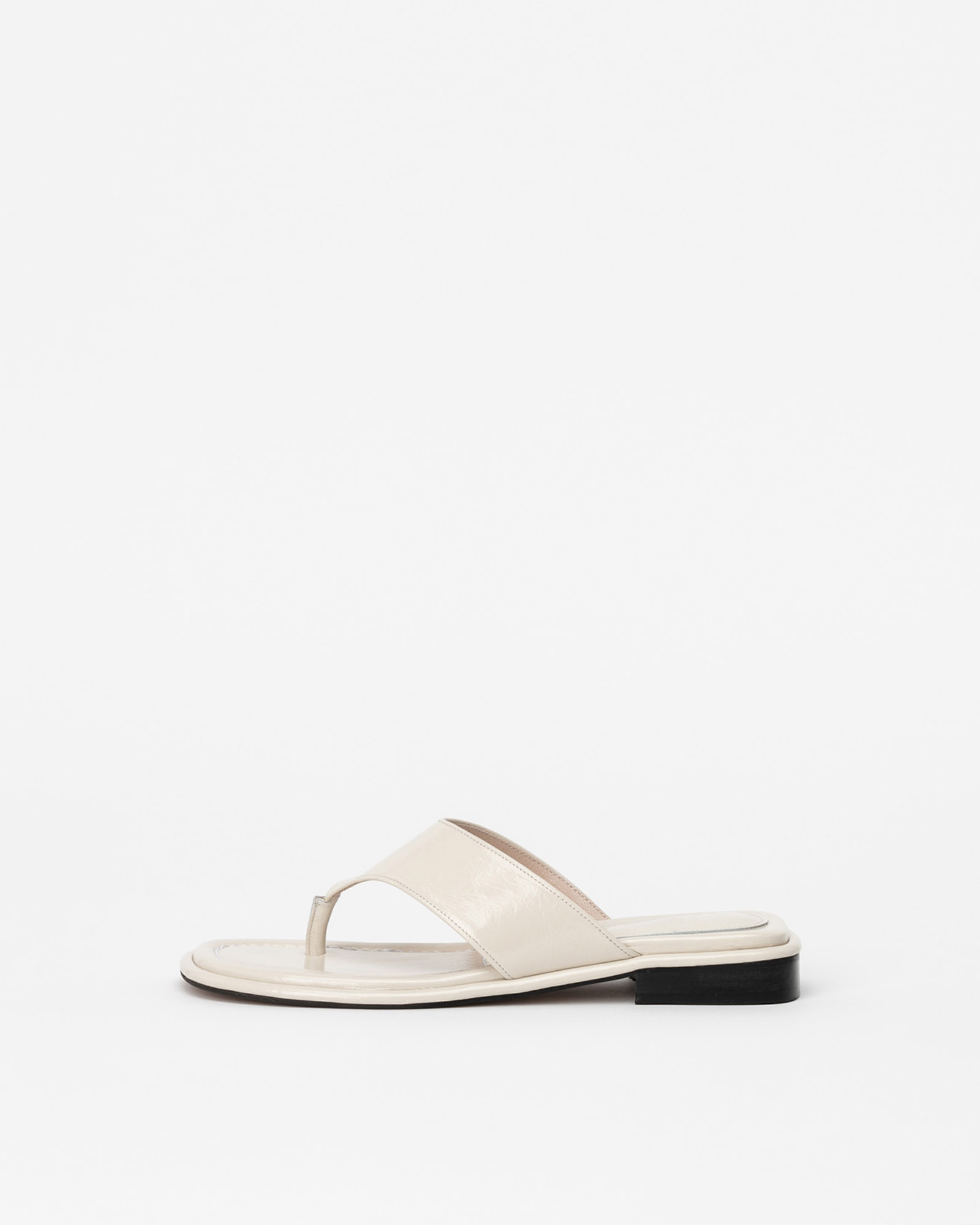 Sona Flat Thong Sandals in Wrinkled Ivory