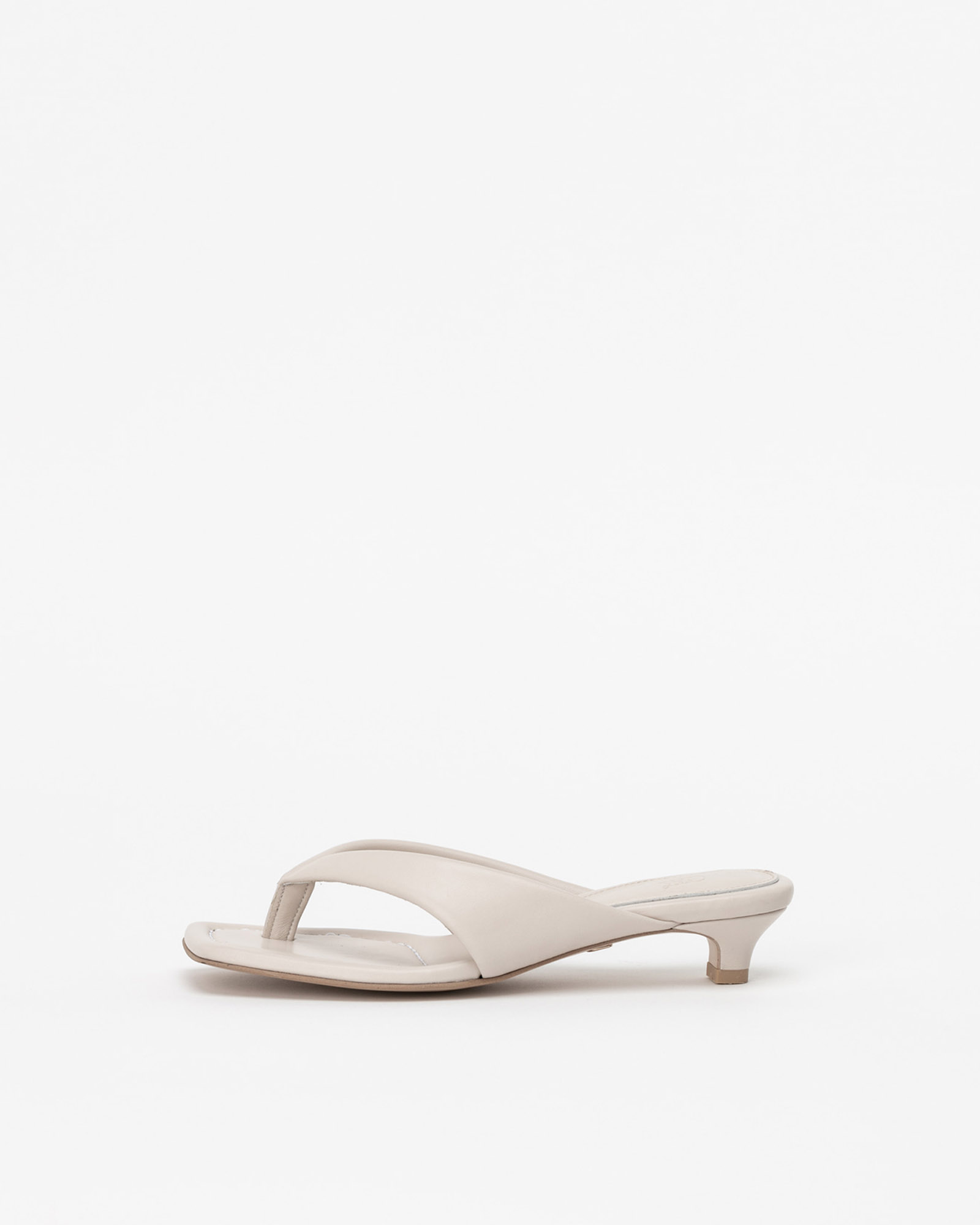 Glider Padded Thong Sandals in Ivory