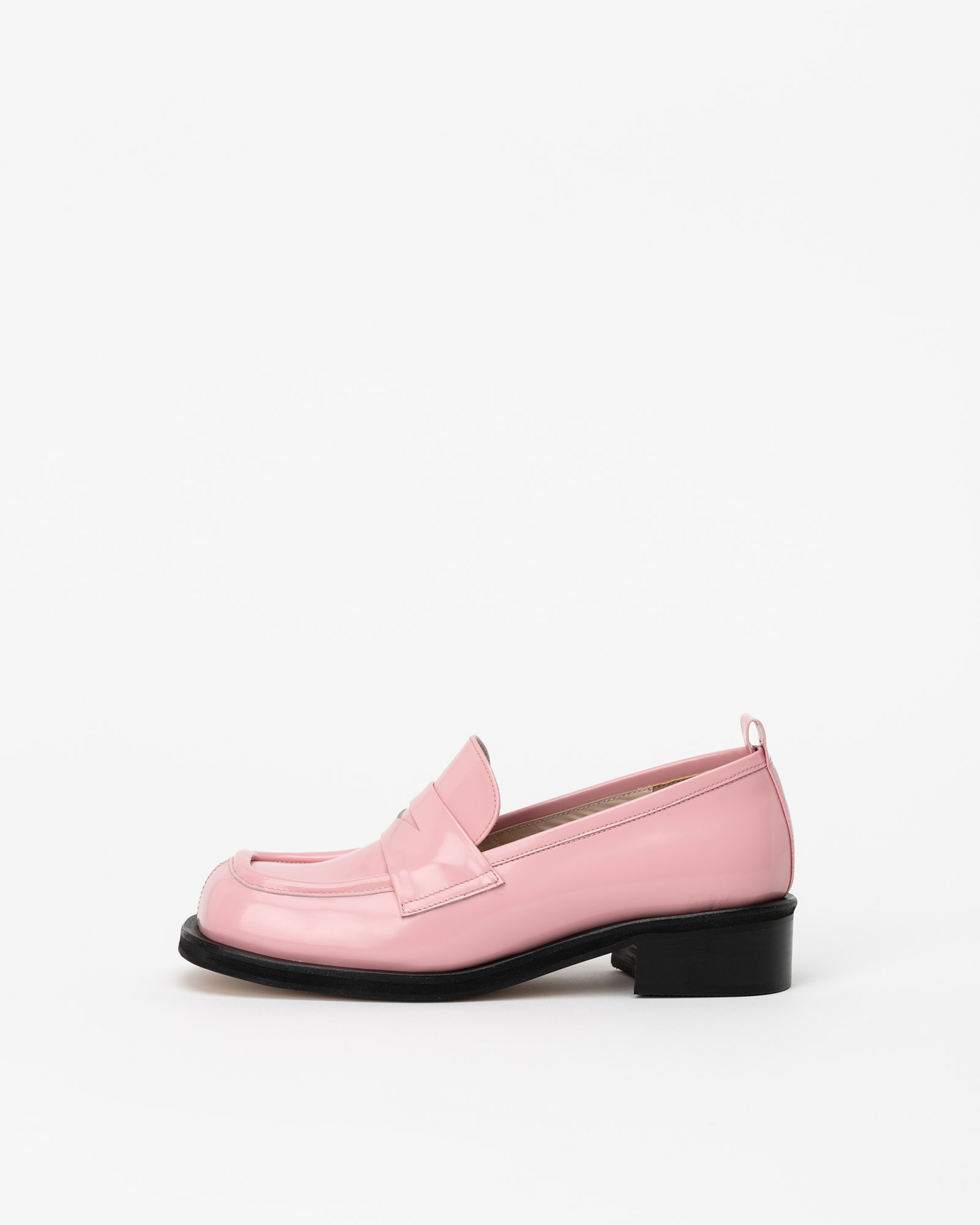 Madrigalo Loafers in Quartz Pink Box