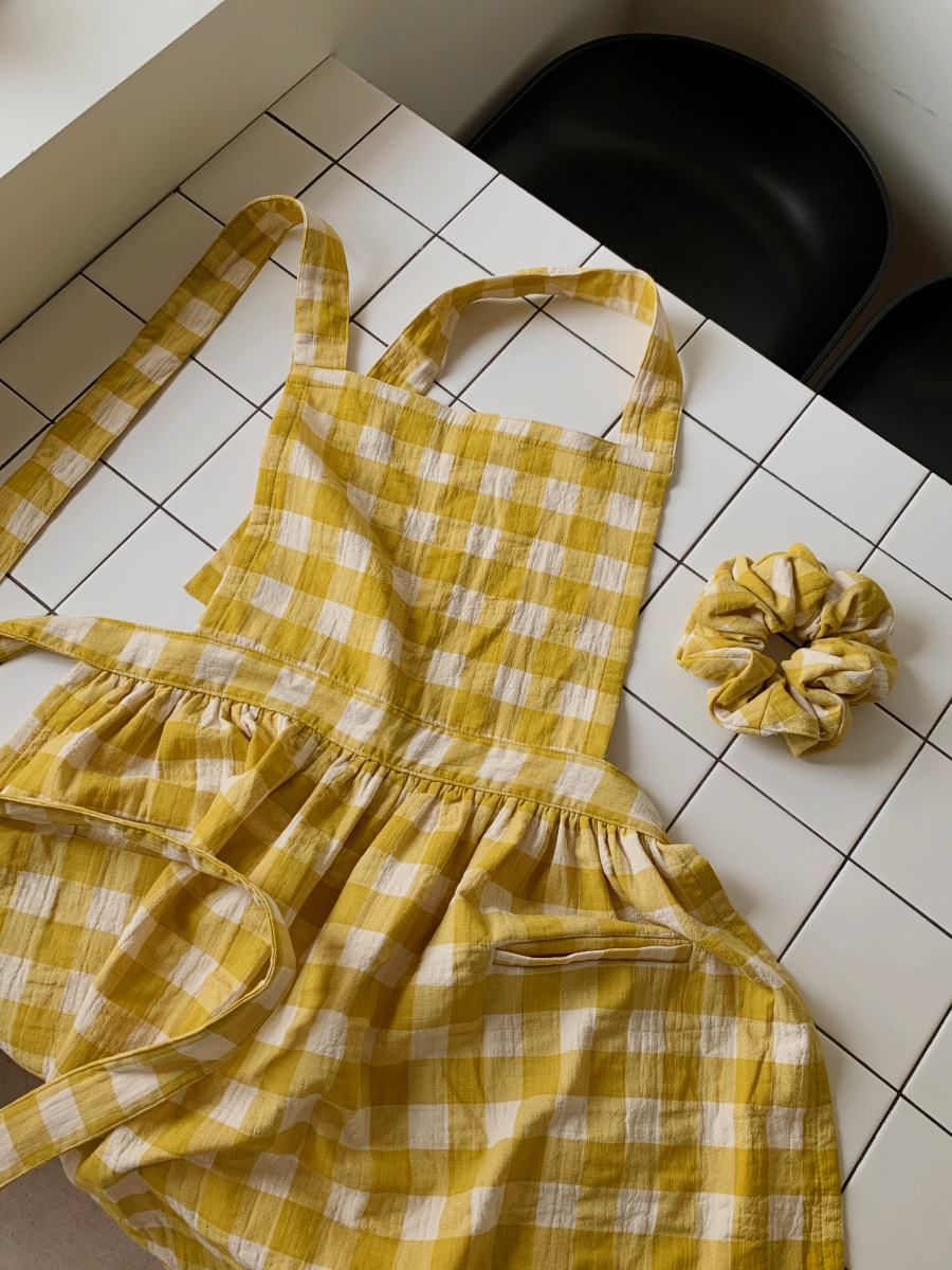 le chou mignon apron [yellow]