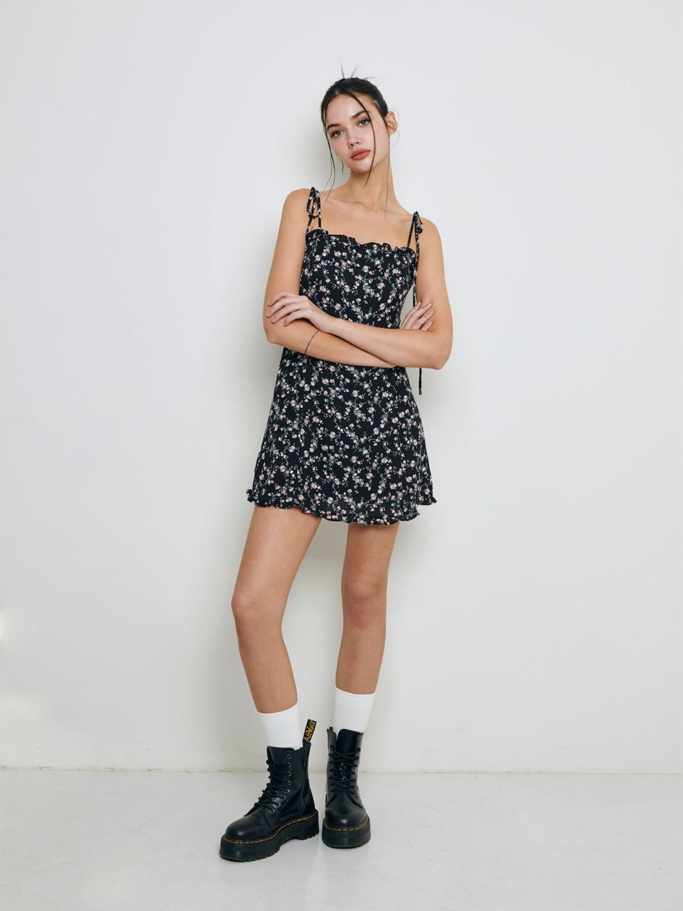 Frill mini dress (Black) - Not your rose