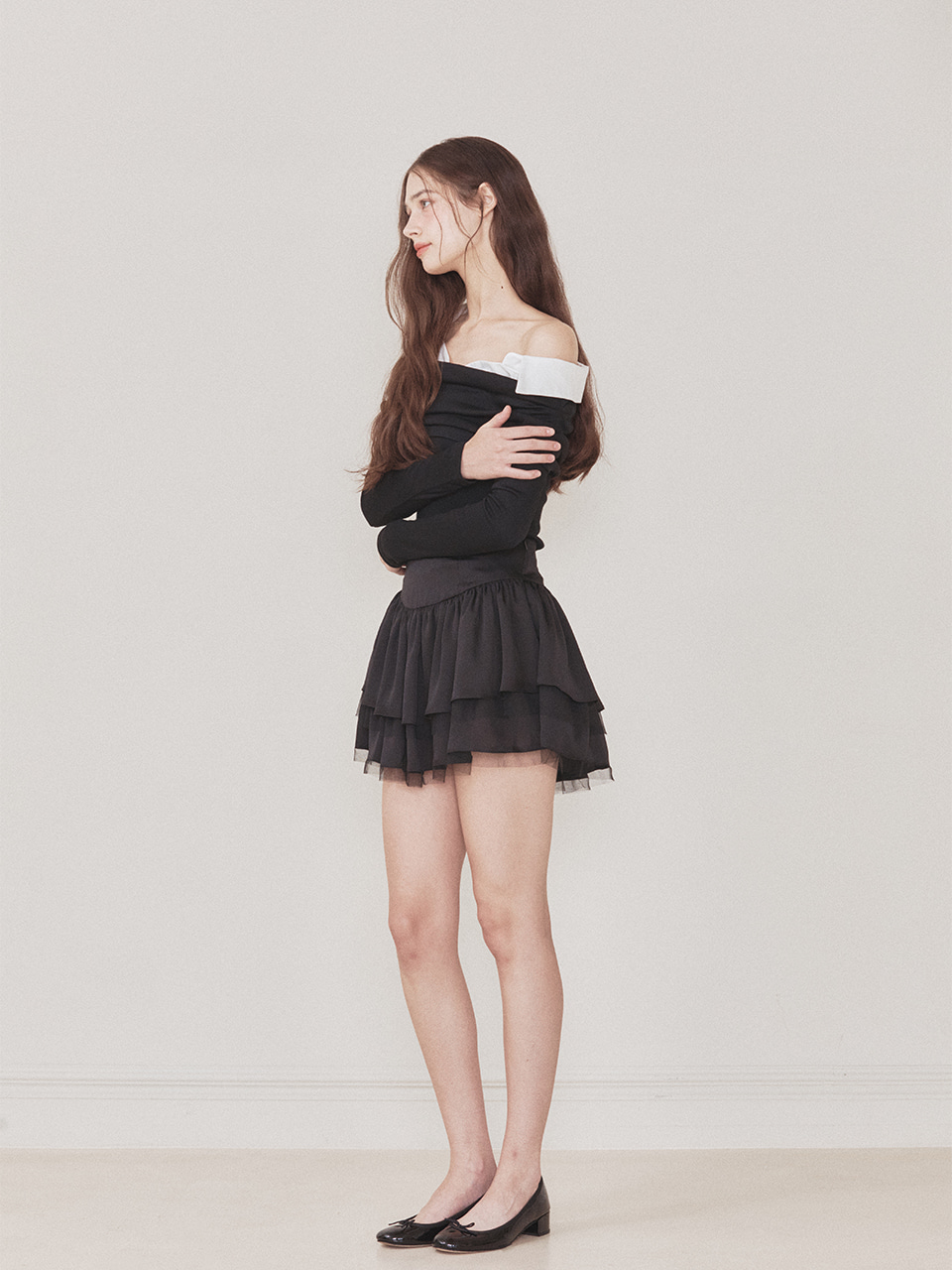 Jang wonyoung wears]Lily top (Black) - Not your rose