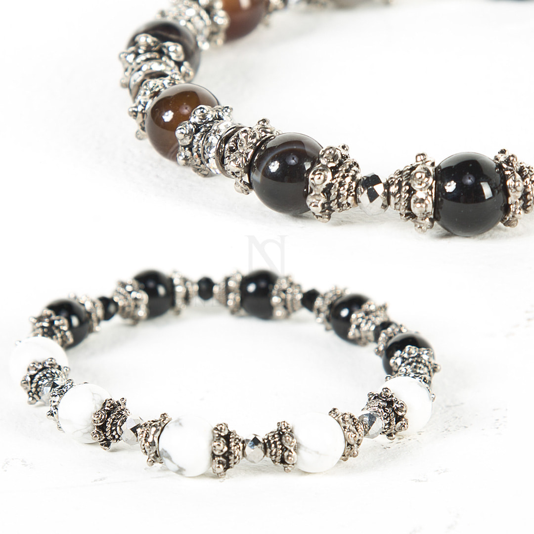 Metal contrast beads bracelet
