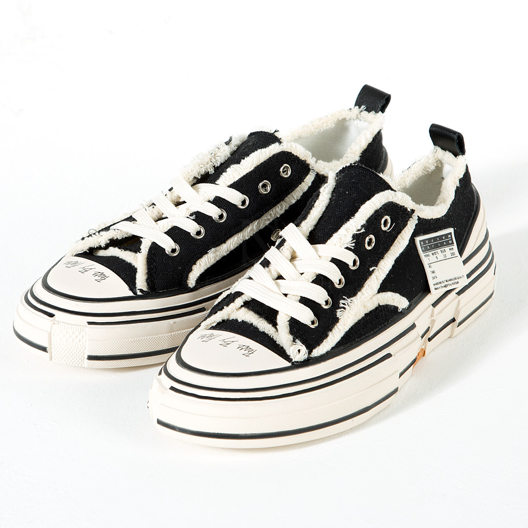 Distressed vibe contrast sneakers