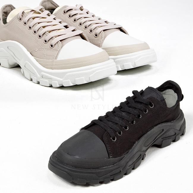Rubber gear sole lace up sneakers