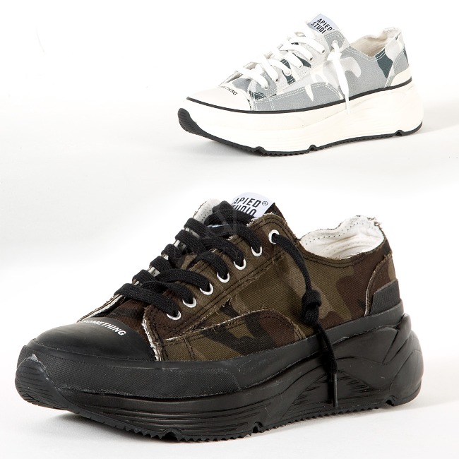 Camouflage pattern contrast high sole sneakers