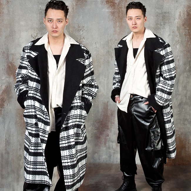 Contrast checkered oversized wool coat