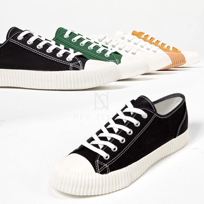 Contrast rubber sole lace-up sneakers