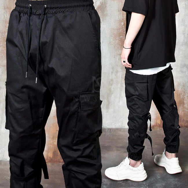 Double D-ring strap cargo jogger pants