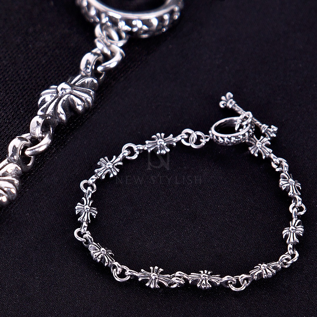 Heraldry Vibe Cross Metal Ring-Hook Chain Bracelet