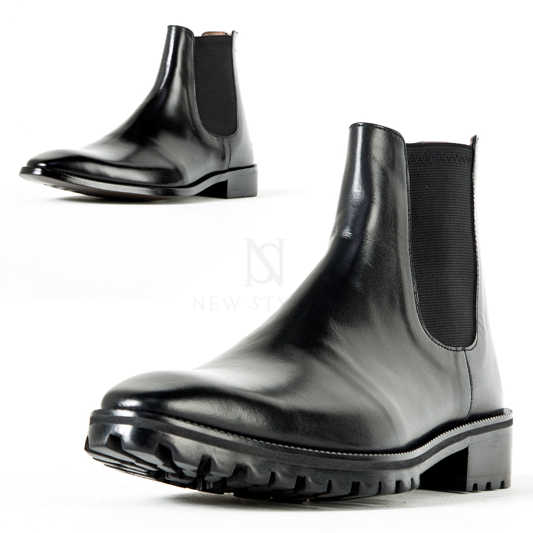 Plain leather chelsea boots