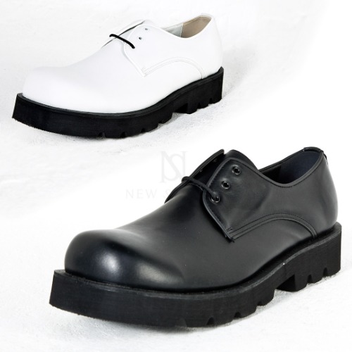 Chunky sole round-toe shoes