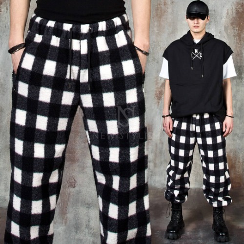 Checkered soft fur banded wide-leg pants
