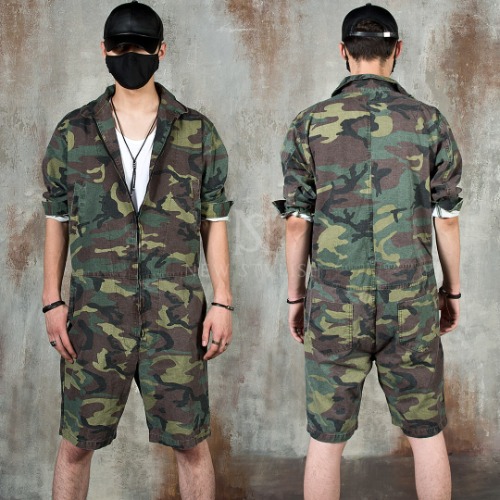 Camouflage zip-up half jumpsuit