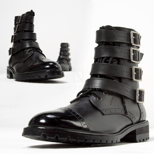 Quadruple belted lace-up straight-tip boots