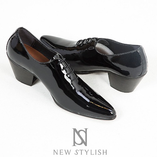 Black glossy enamel leather high heel shoes
