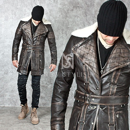 Distressed middle-age vibe hunter leather jacket