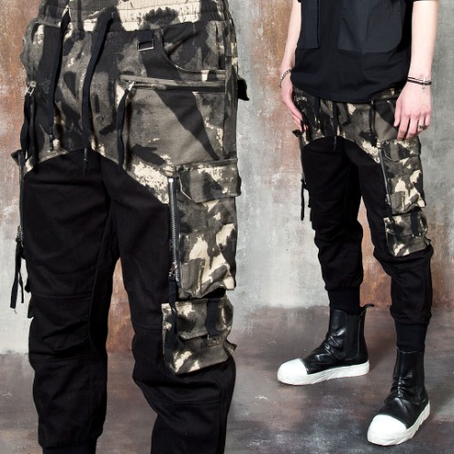 Camouflage contrast banded cargo pants