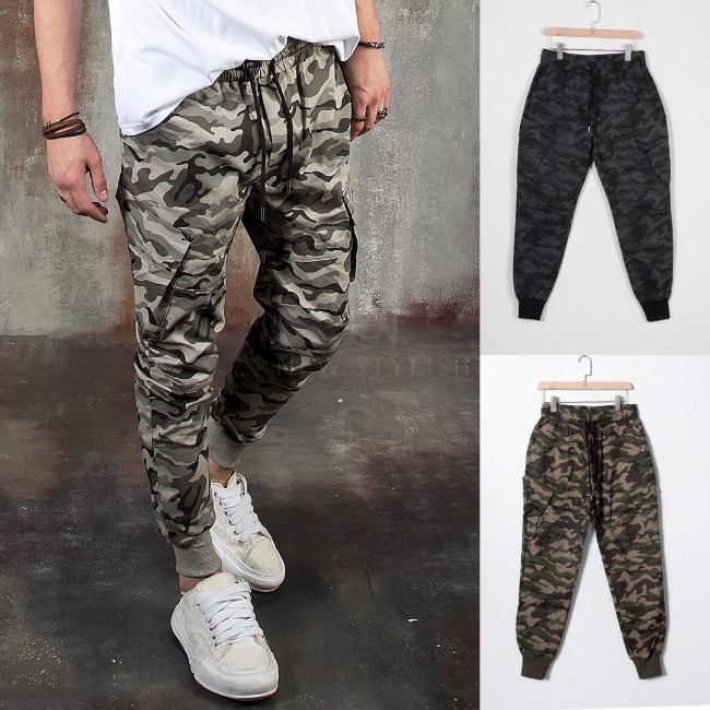 Camouflage patterned slim baggy jogger