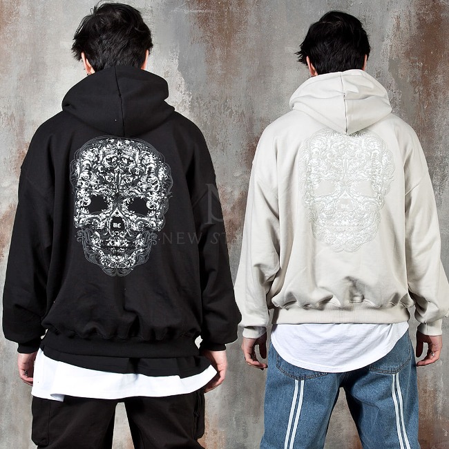 Embossed artistic skull loose-fit hoodie