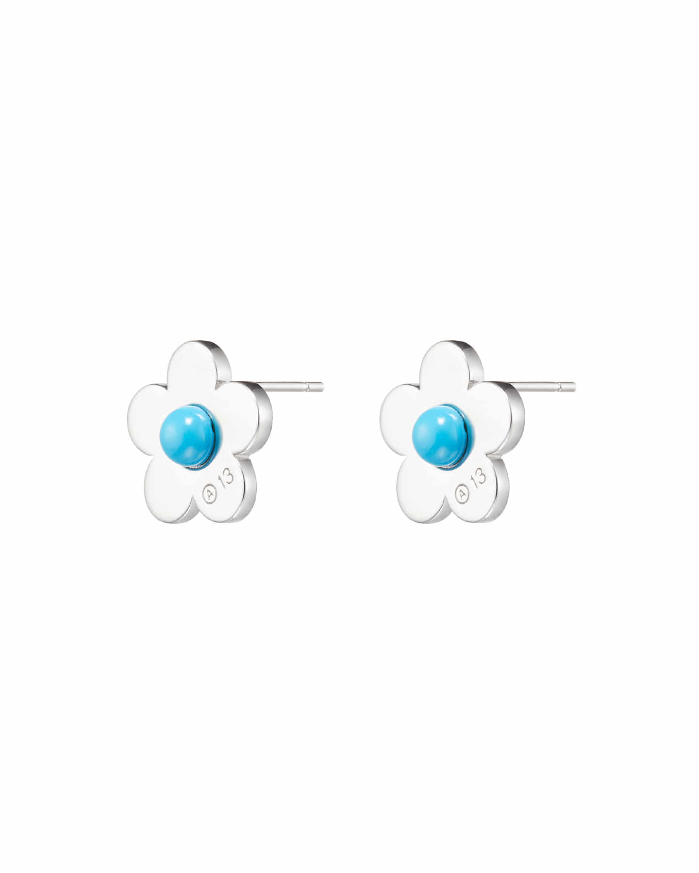 【韓国 NUMBERING】#7117 Logo Engraved Star Earrings Earrings - NUMBERING