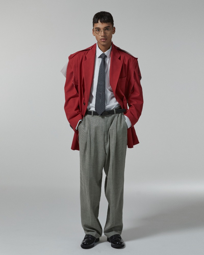 COLLECTION 22FWM LOOK 24