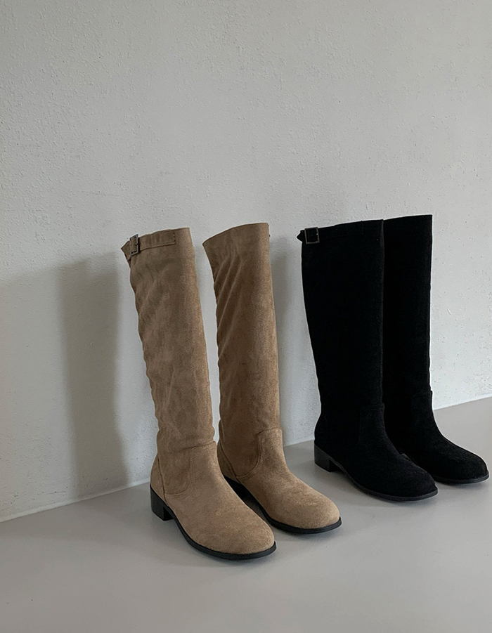 Round buckle boots