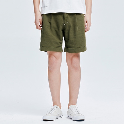 Jungle Cotton One-tuck Shorts (khaki)
