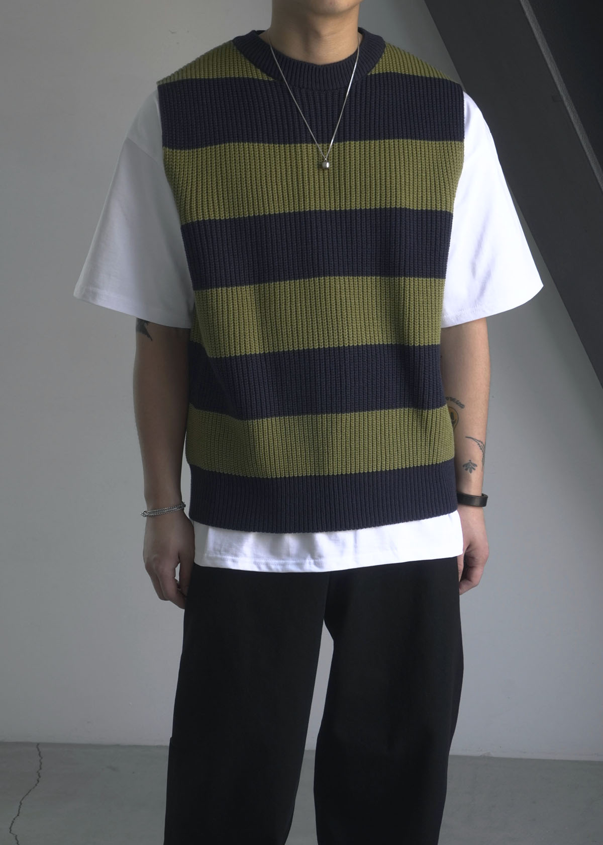 Round Stripe Knit Vest (4Color)