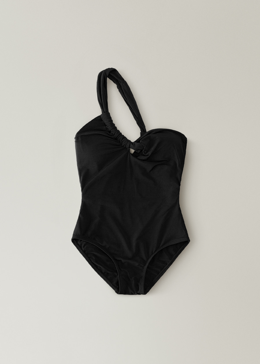 韓国の通販サイト OHOTORO | shirring one shoulder swimsuit