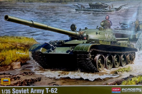 13553 1/35 Soviet Army T-62