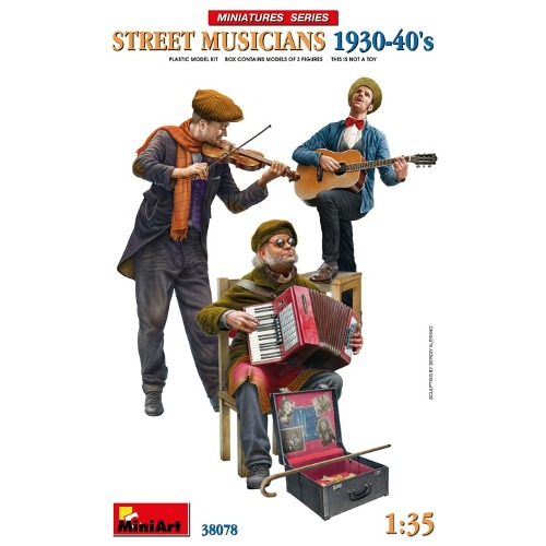 38078 1/35 Street Musicians 1930-40s