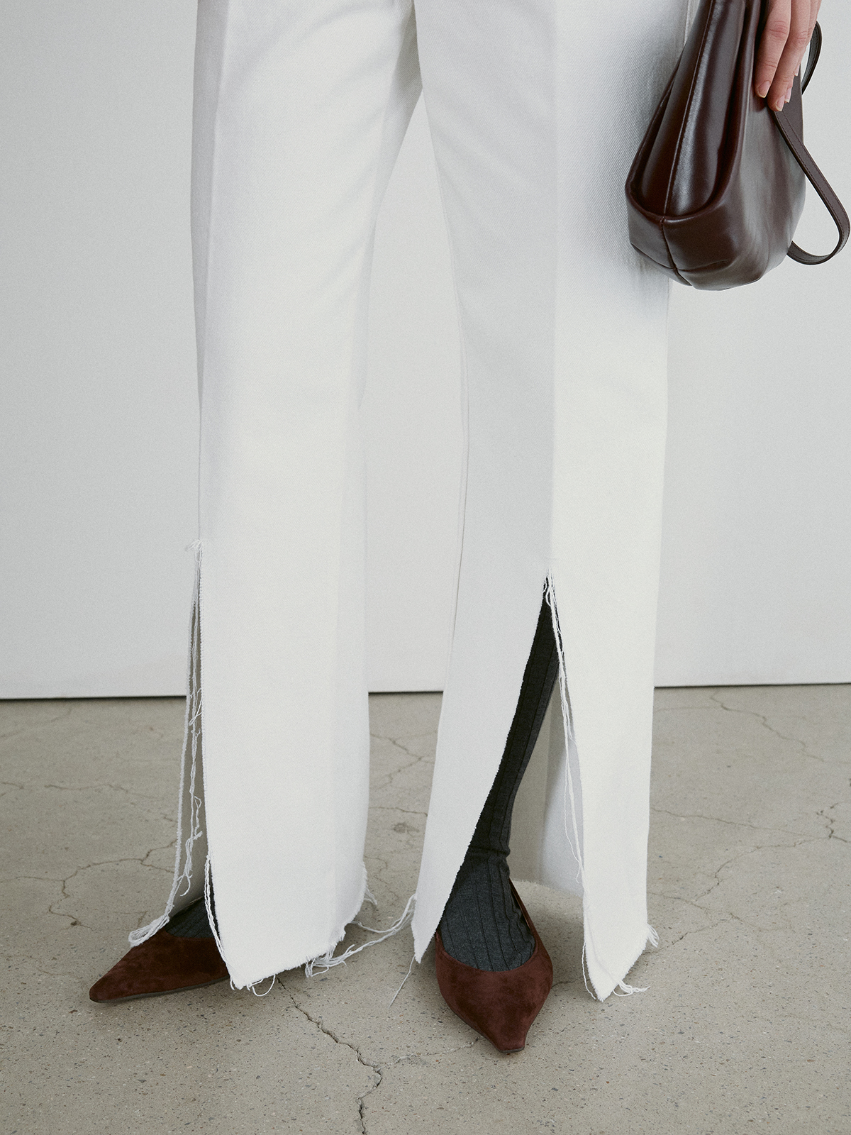 [RECTO] / ☆ 24FW ISLA FRONT SLIT DENIM PANTS / OFF WHITE RECTO - Official Website