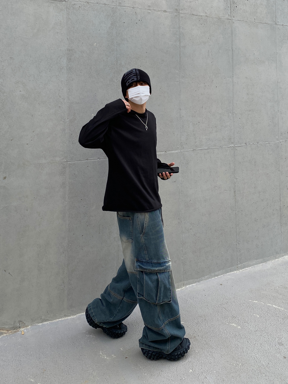 바지 모델 착용 이미지-S2L6