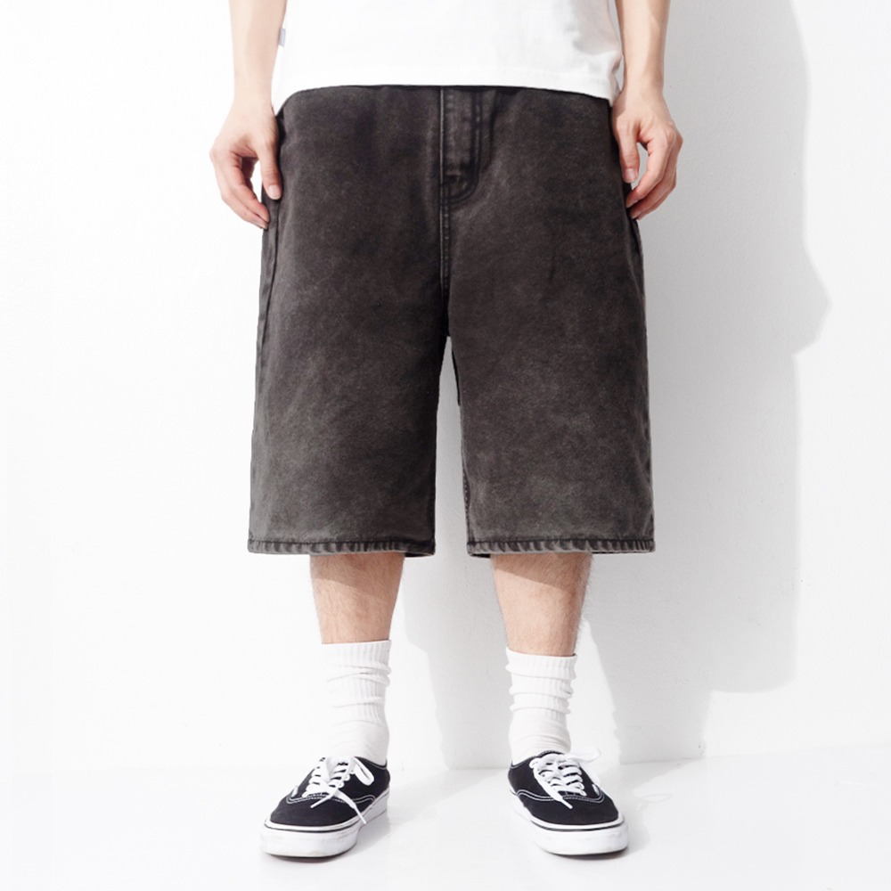 QT8 GARMENTS 큐티에잇
