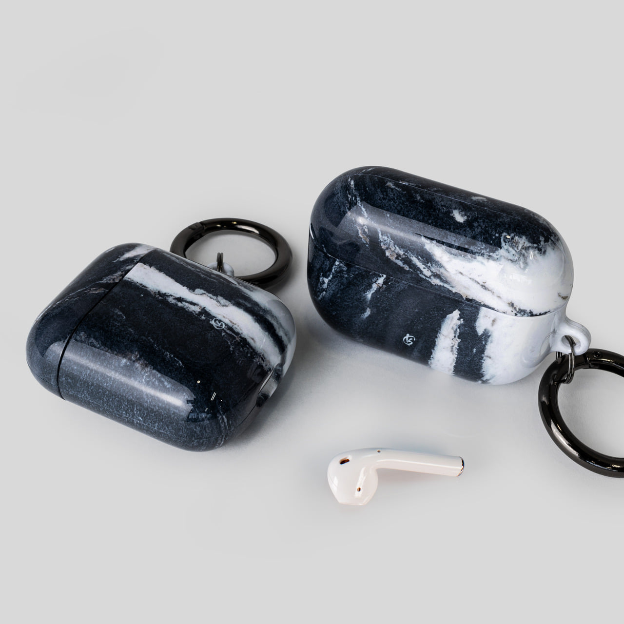 [Airpods cases] Accidental No.17