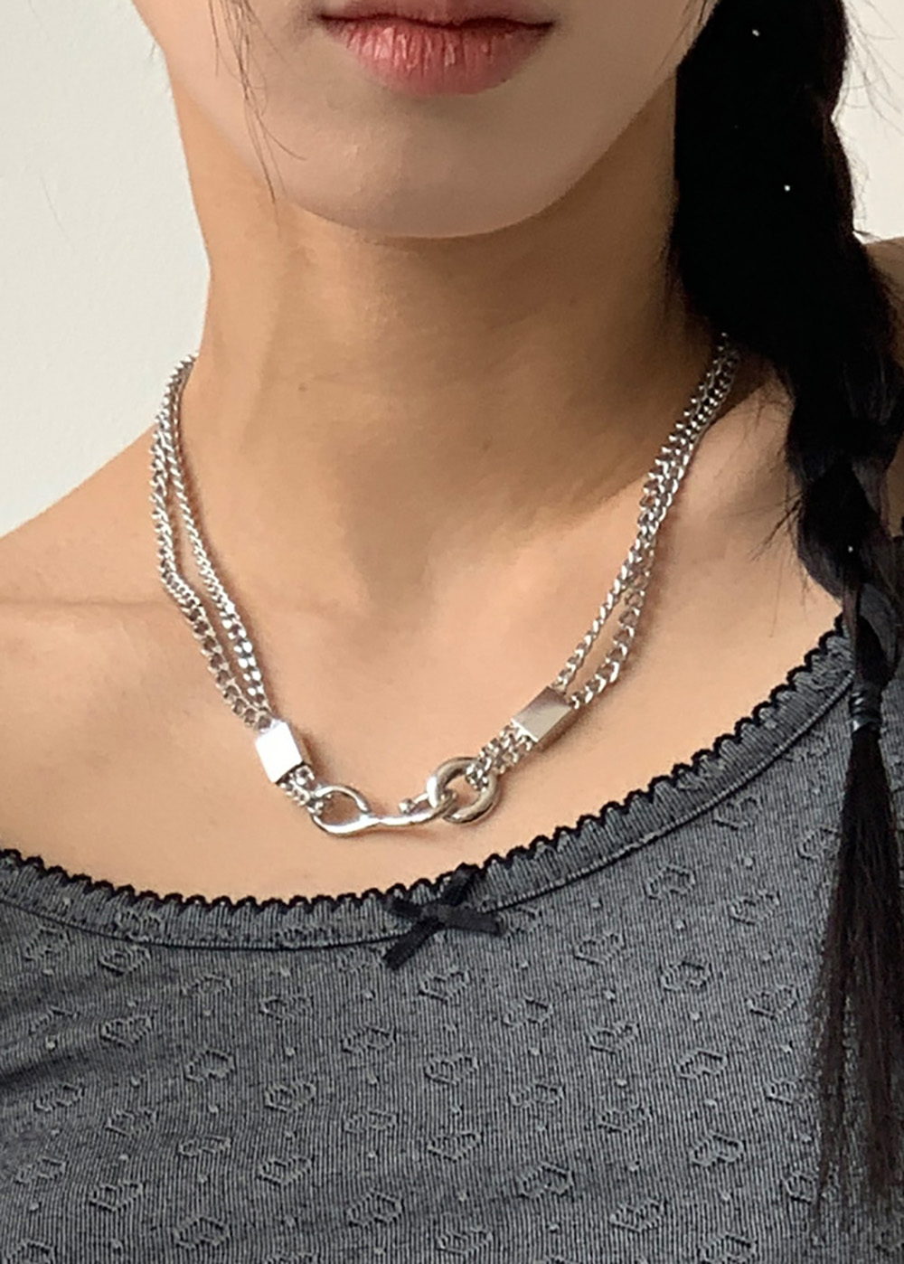 HOOK CHAIN NECKLACE