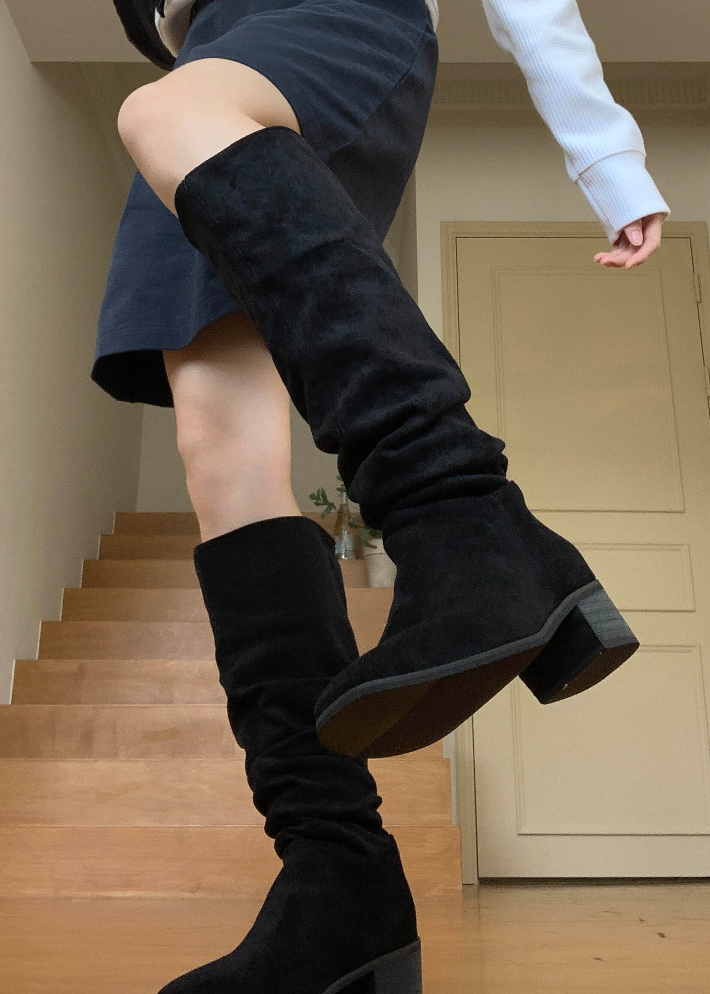 WRINKLE SUEDE BOOTS