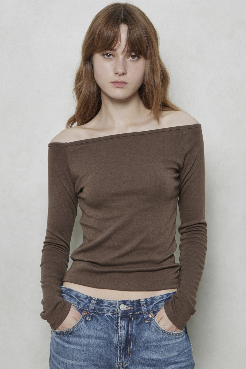 Wool Blended Off Shoulder T-Shirts_Light Brown